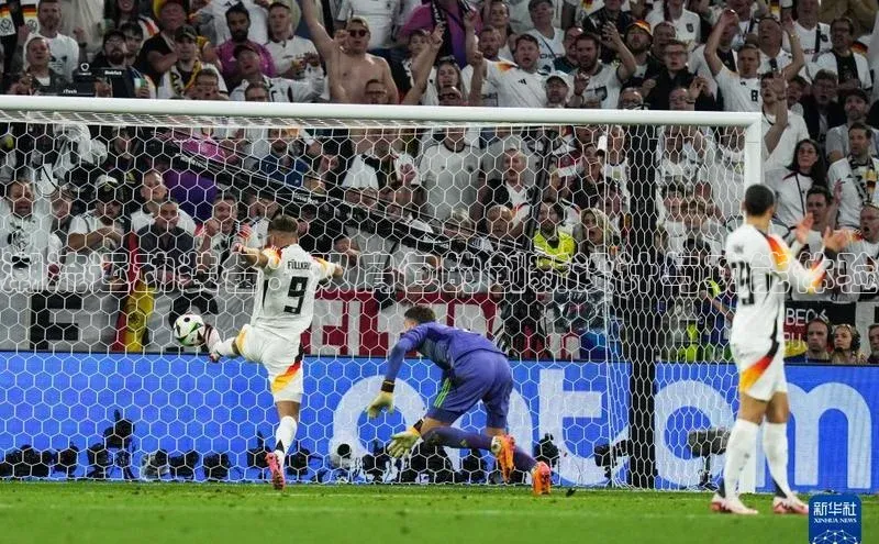 潮流运动装备：双肩包的创新设计与功能体验